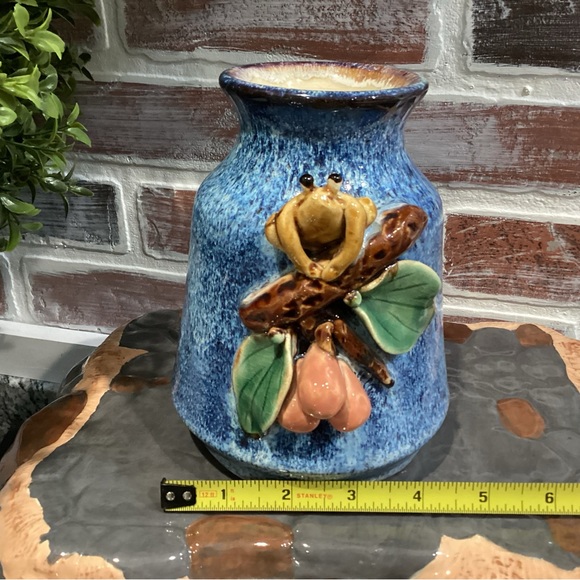 Stunning Hand Crafted Ceramic Frog Design Vase / Decor Piece - High Quality Art - Picture 9 of 13